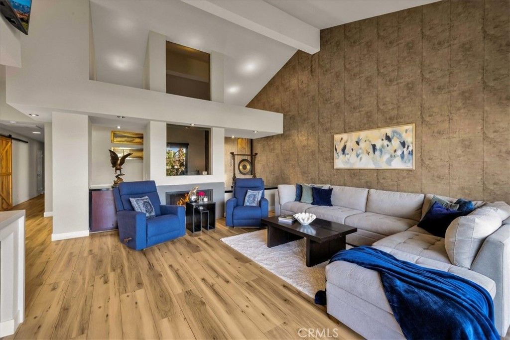 Image 7 of property listing at 194 Green Mountain Drive, Palm Desert, CA 92211