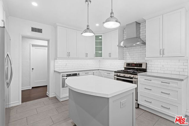 6611 W 6th Street, Los Angeles, CA 90048