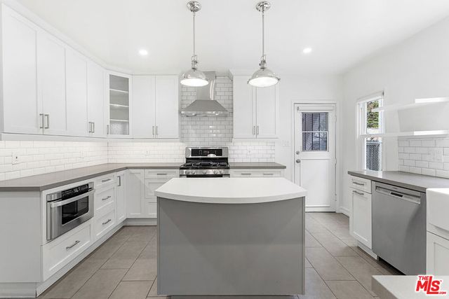6611 W 6th Street, Los Angeles, CA 90048