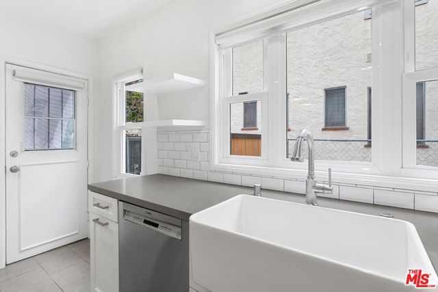 6611 W 6th Street, Los Angeles, CA 90048