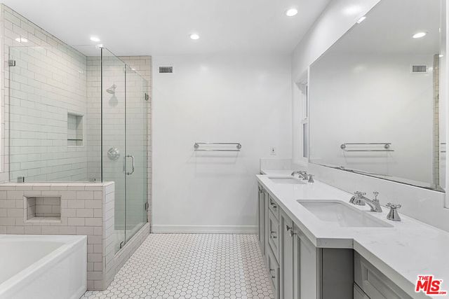 6611 W 6th Street, Los Angeles, CA 90048
