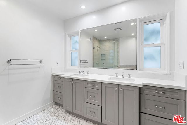 6611 W 6th Street, Los Angeles, CA 90048