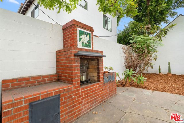 6611 W 6th Street, Los Angeles, CA 90048