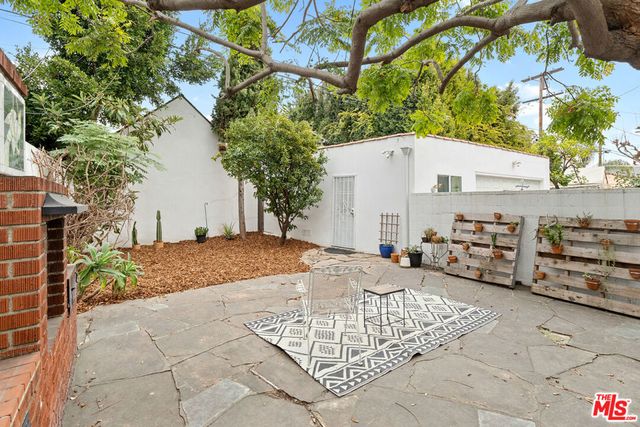 6611 W 6th Street, Los Angeles, CA 90048