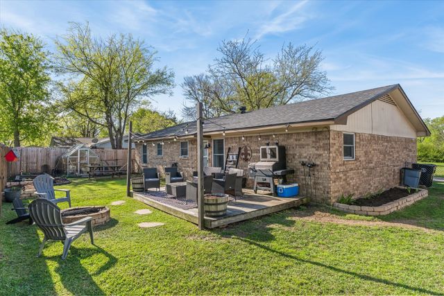 1035 Houston Street, Wills Point, TX 75169
