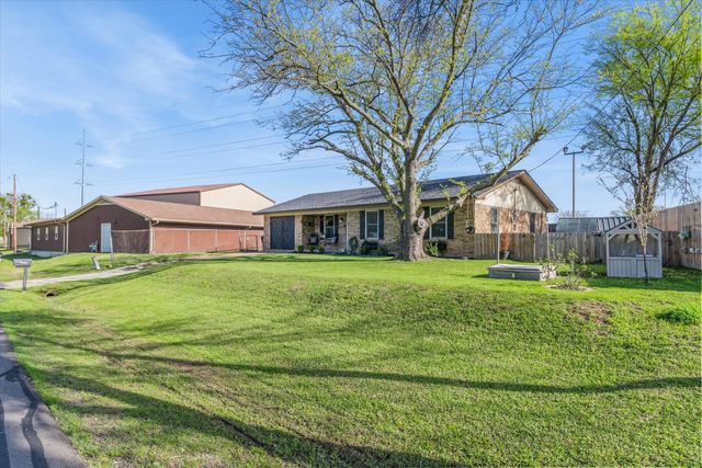 1035 Houston Street, Wills Point, TX 75169