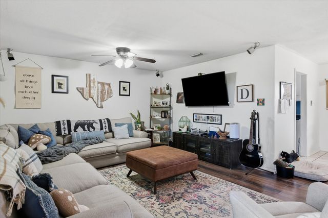 1035 Houston Street, Wills Point, TX 75169