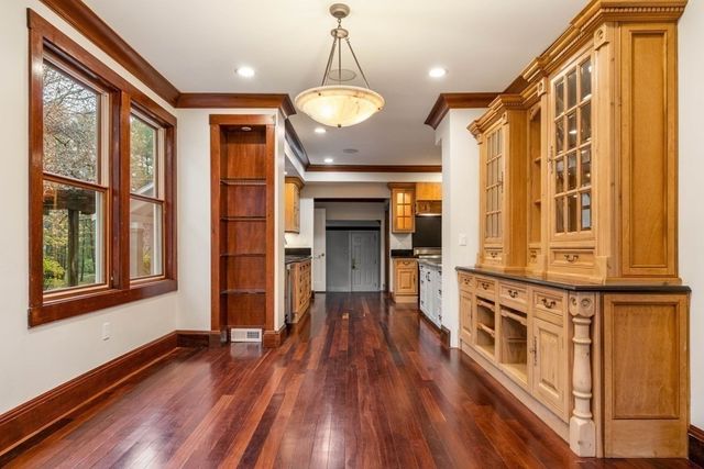 12 Summit Rd, Lexington, MA 02421