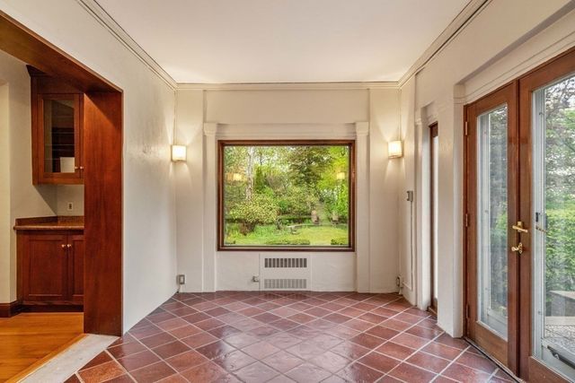 12 Summit Rd, Lexington, MA 02421