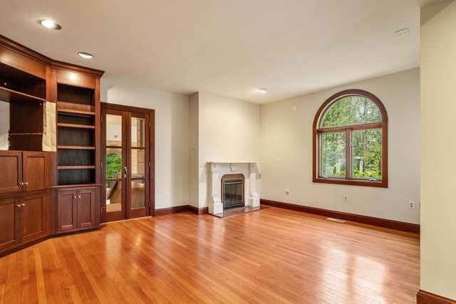 12 Summit Rd, Lexington, MA 02421