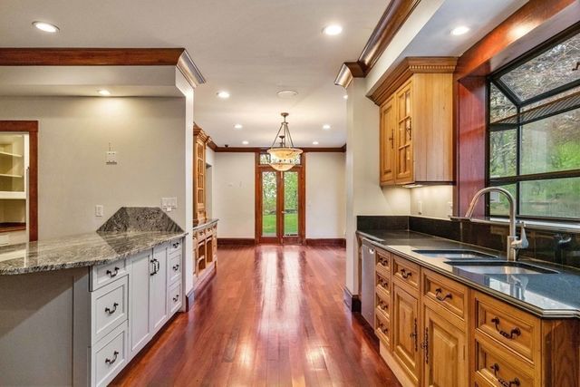 12 Summit Rd, Lexington, MA 02421