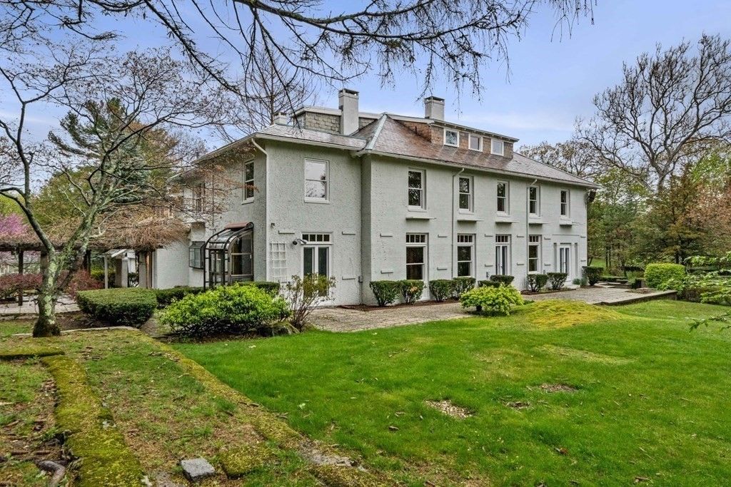 12 Summit Rd, Lexington, MA 02421