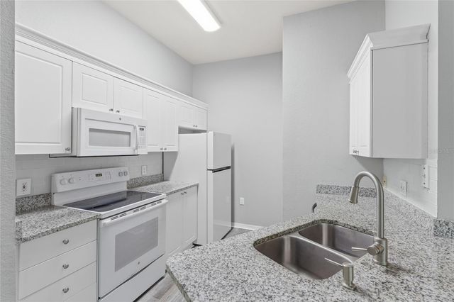 5122 NORTHRIDGE ROAD 307, Sarasota, FL 34238