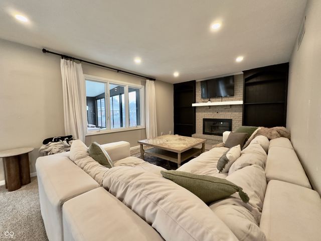 1260 Driftwood Drive, Carmel, IN 46033