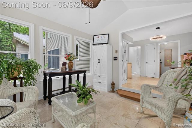 368 Bonnie Circle, Howell, MI 48843