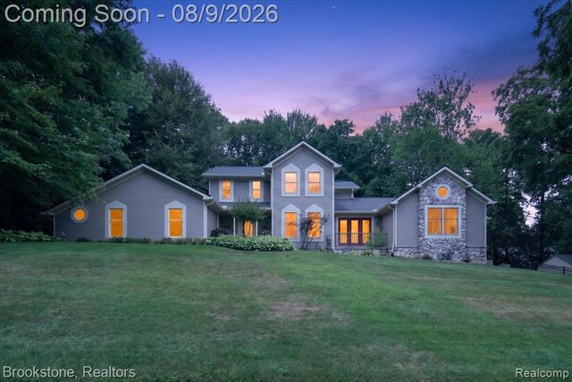 368 Bonnie Circle, Howell, MI 48843