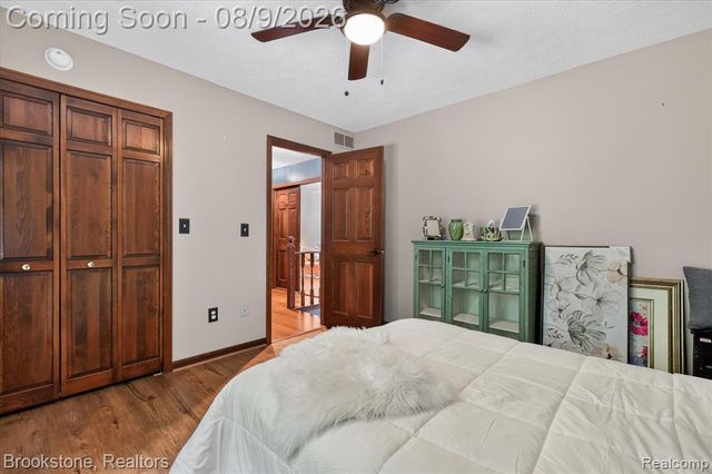 368 Bonnie Circle, Howell, MI 48843