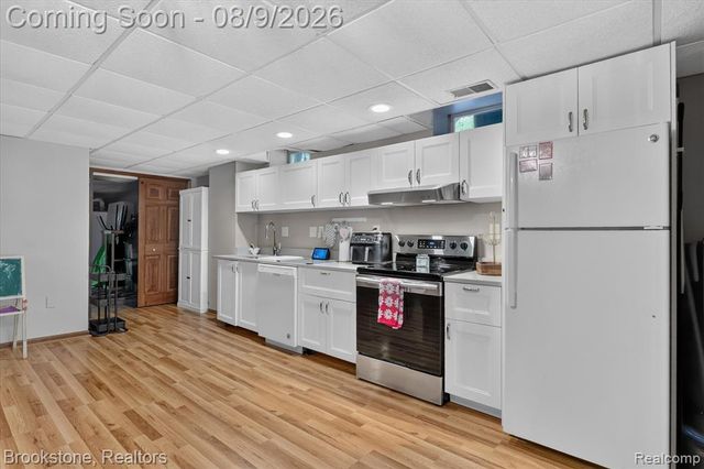 368 Bonnie Circle, Howell, MI 48843