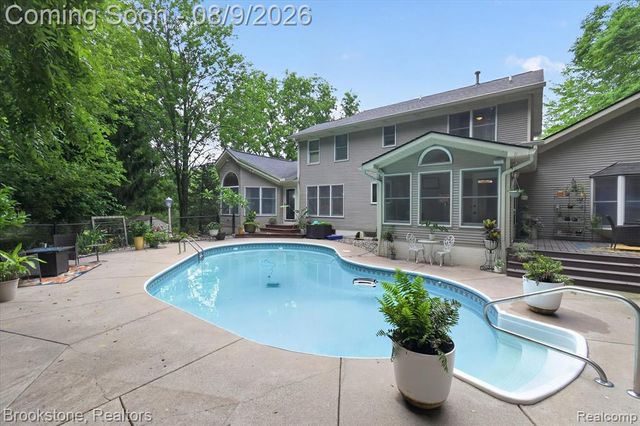368 Bonnie Circle, Howell, MI 48843