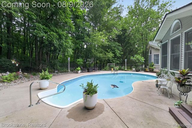 368 Bonnie Circle, Howell, MI 48843