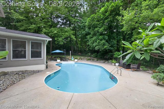 368 Bonnie Circle, Howell, MI 48843