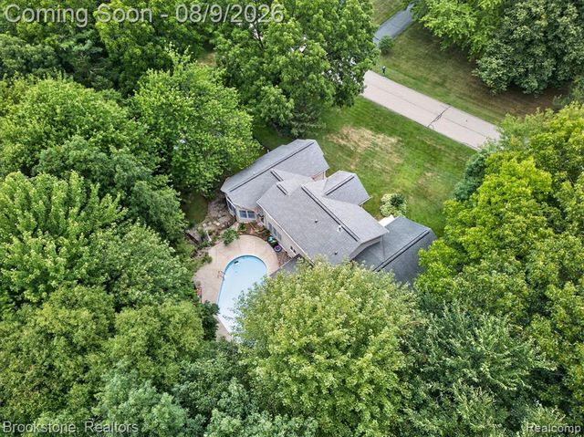 368 Bonnie Circle, Howell, MI 48843
