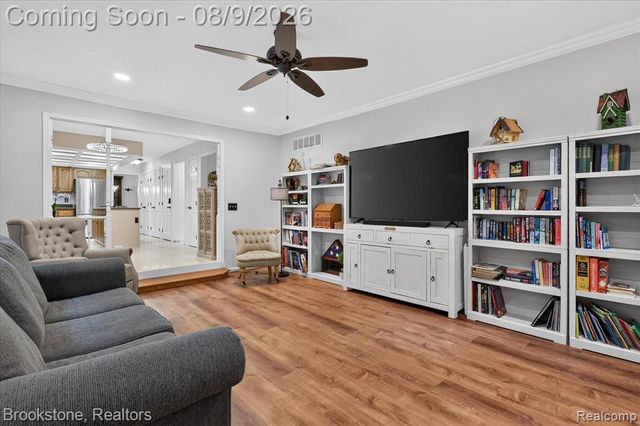 368 Bonnie Circle, Howell, MI 48843