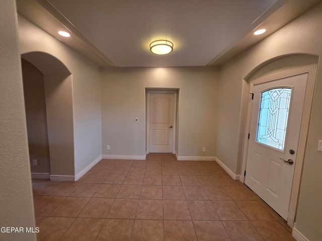 155 S Moon Road, Socorro, TX 79927