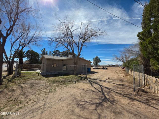 155 S Moon Road, Socorro, TX 79927