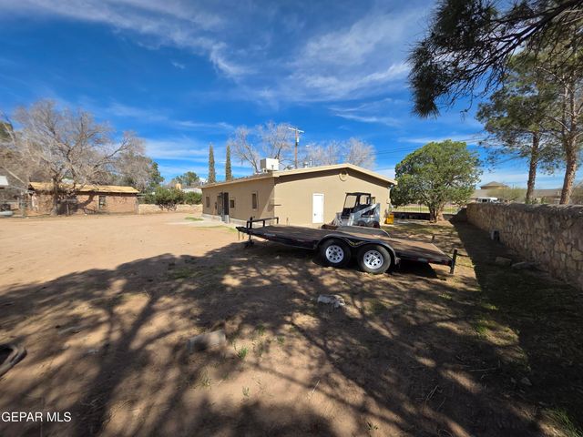 155 S Moon Road, Socorro, TX 79927
