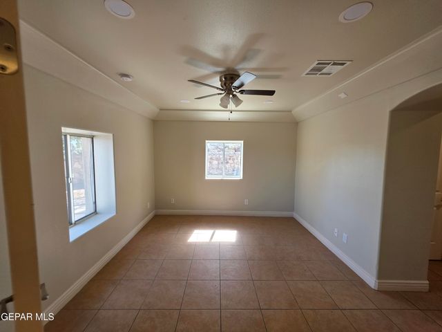 155 S Moon Road, Socorro, TX 79927