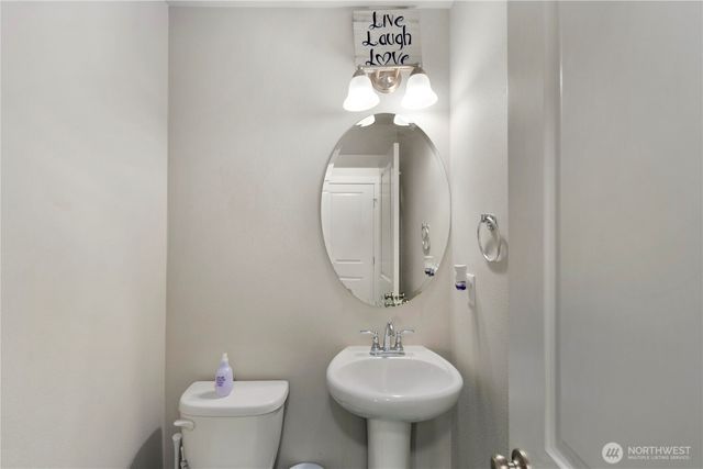 1202 E 58th Street, Tacoma, WA 98404