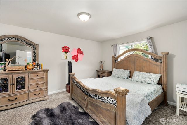 1202 E 58th Street, Tacoma, WA 98404