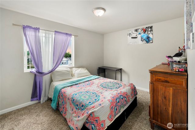 1202 E 58th Street, Tacoma, WA 98404