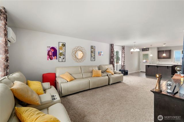 1202 E 58th Street, Tacoma, WA 98404