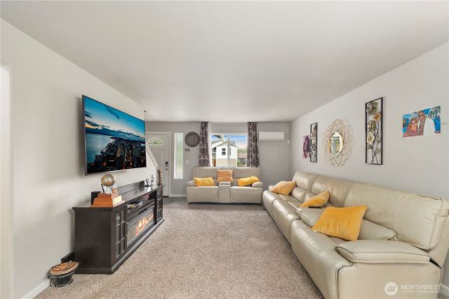 1202 E 58th Street, Tacoma, WA 98404