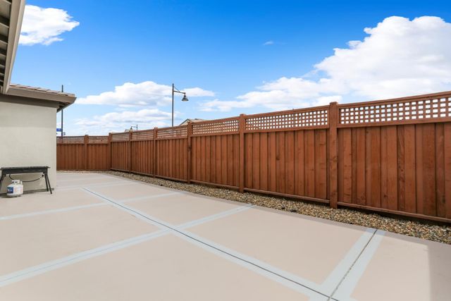 3104 Needham Ave, Lathrop, CA 95330