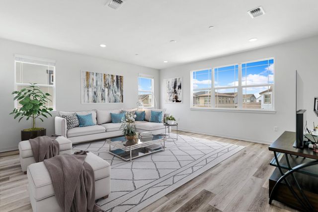 3104 Needham Ave, Lathrop, CA 95330