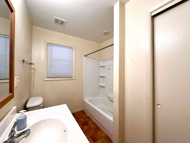 2720 Gilboa Avenue, Zion, IL 60099