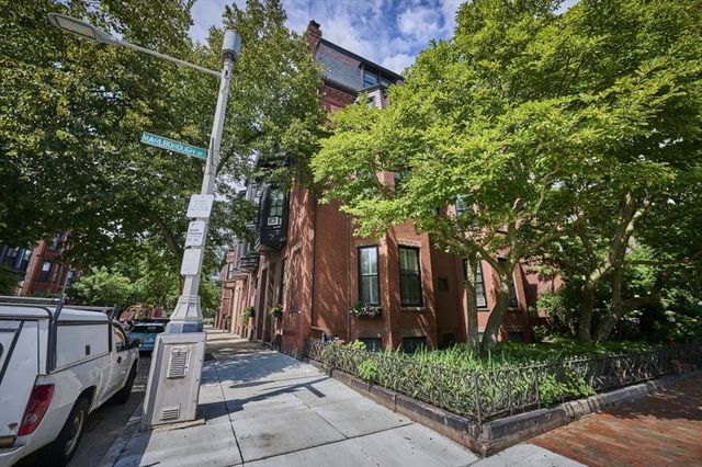 20 Hereford Street 4, Boston, MA 02115