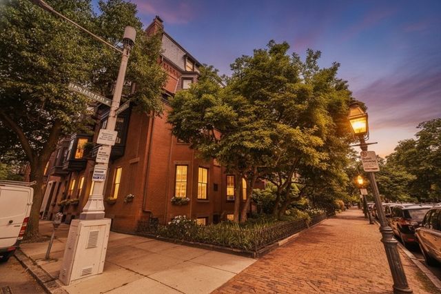 20 Hereford Street 4, Boston, MA 02115