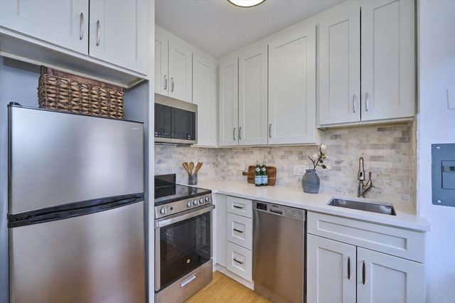 20 Hereford Street 4, Boston, MA 02115