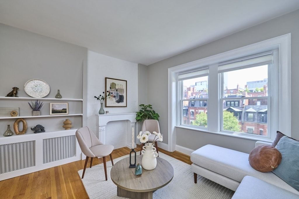 20 Hereford Street 4, Boston, MA 02115