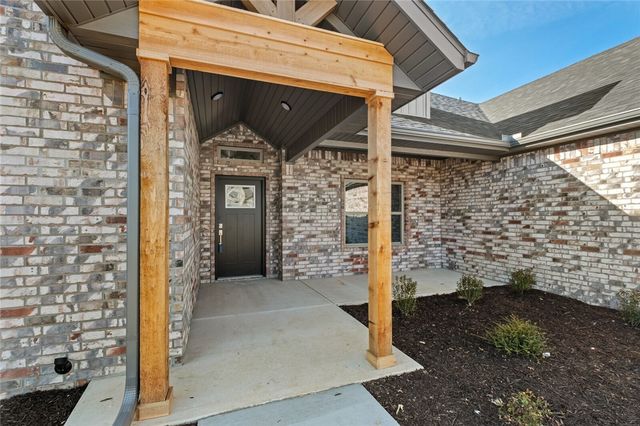 2413 Salmon Street, Pea Ridge, AR 72751