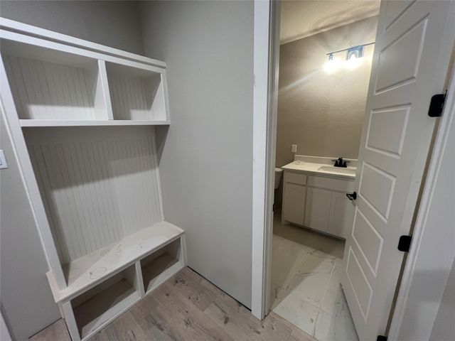 1053 Llano Way, Poolville, TX 76487