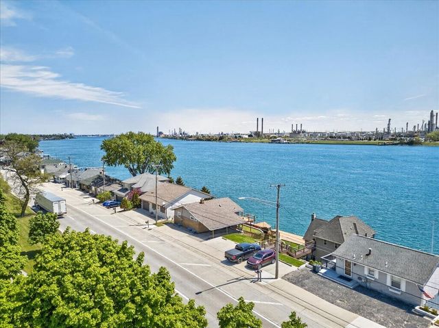 125 Gratiot Boulevard, Marysville, MI 48040