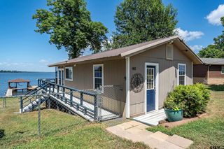 983 Beachside, Chandler, TX 75758