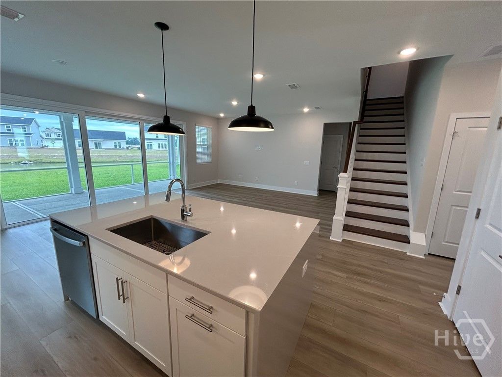 Image 3 of property listing at 135 Mage Circle, Savannah, GA 31302