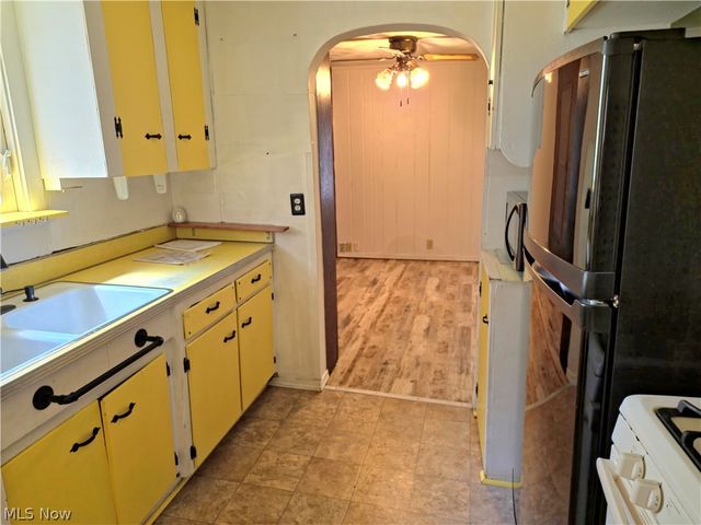 1249 E 342nd Street, Eastlake, OH 44095