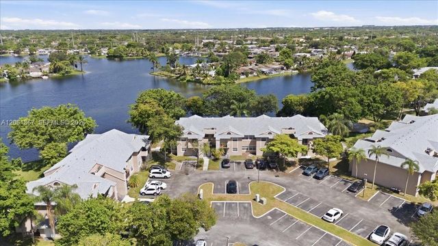 2121 NW 96th Terrace 14D, Pembroke Pines, FL 33024